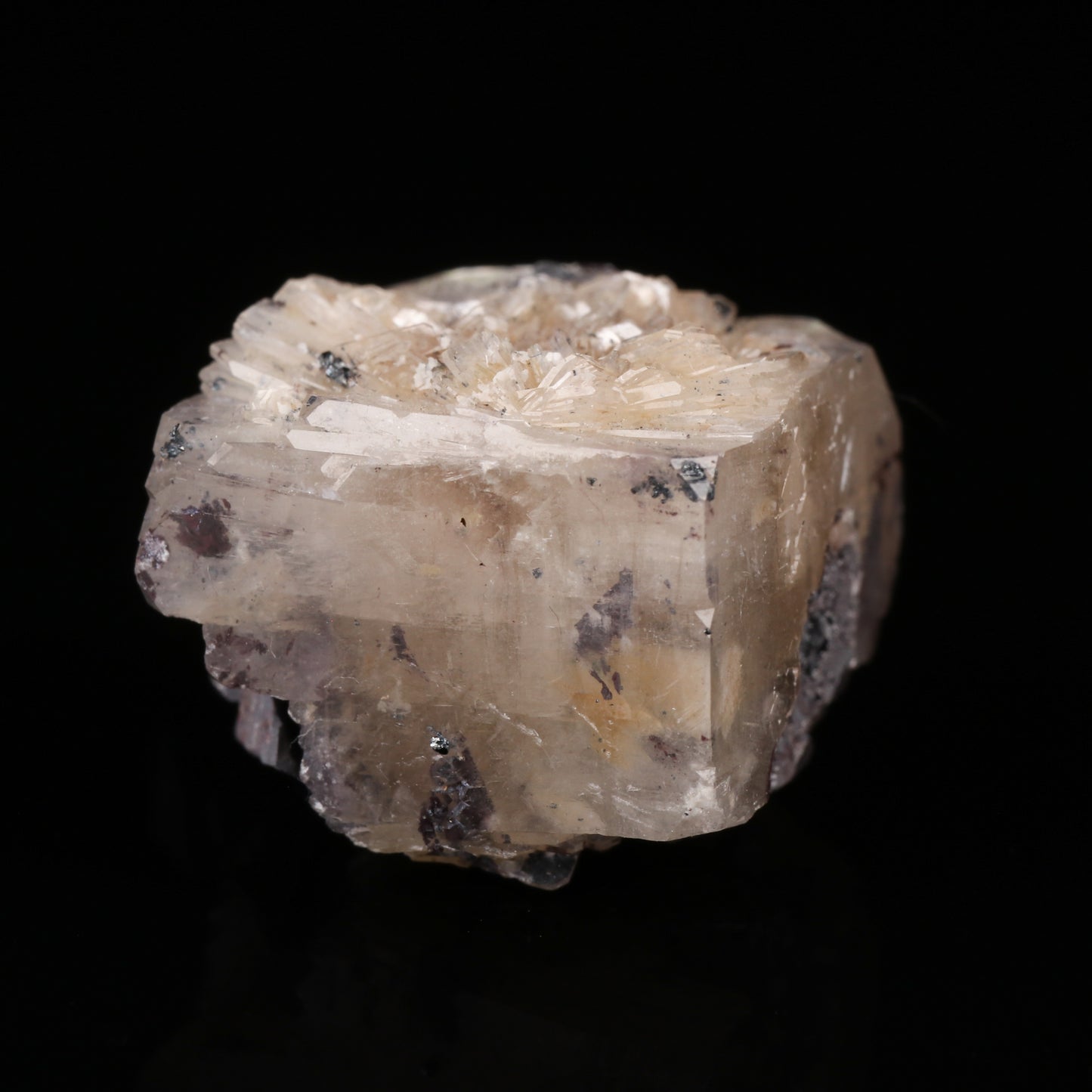 Hydroxyapophyllite-(k)