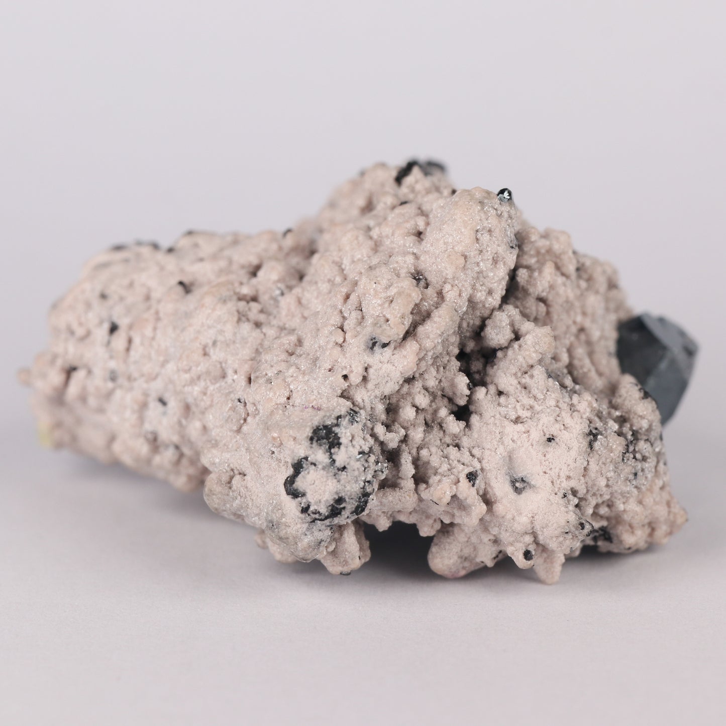 Brucite on Hematite on Gaudefroyite