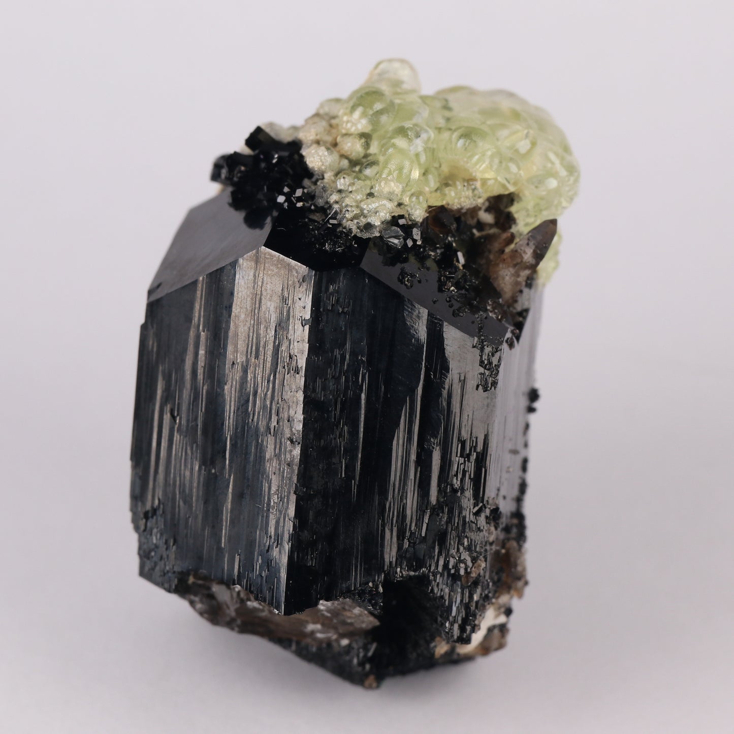 Opal-AN on Schorl