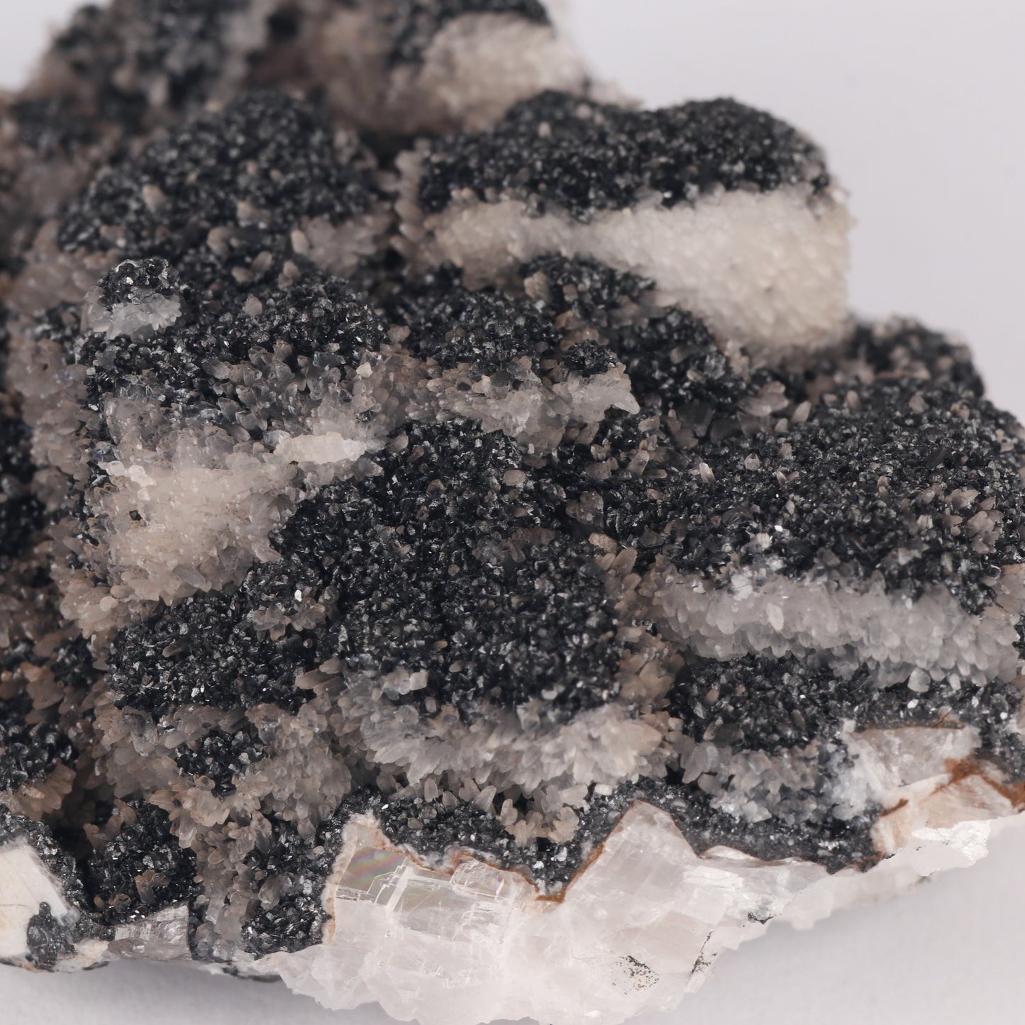 Manganite on Calcite