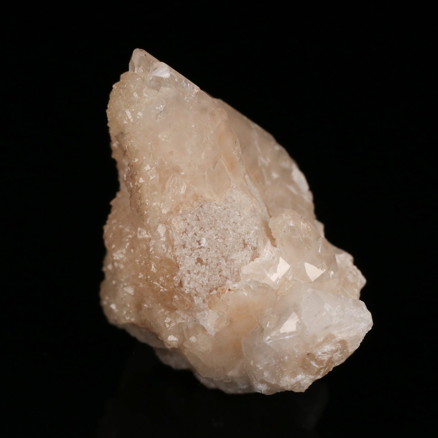 Olmiite on Calcite