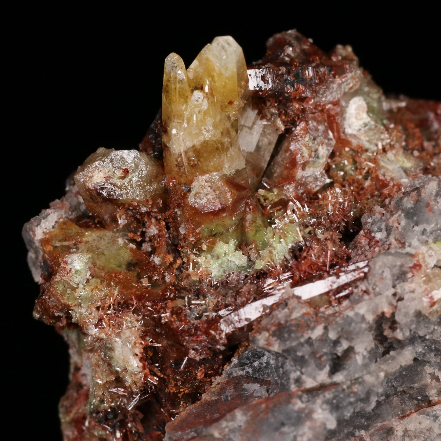 Mimetite on Matrix