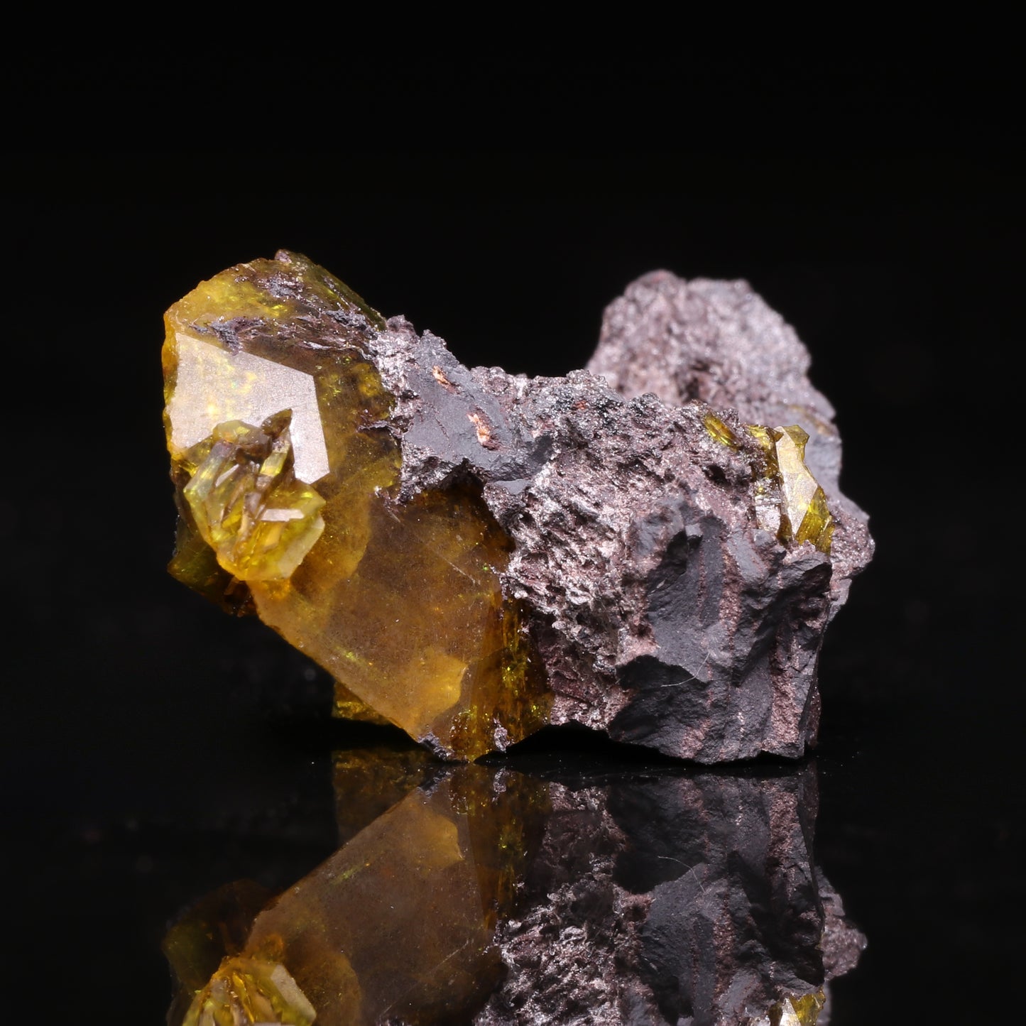 Thumbnail Sturmanite Disc on Matrix