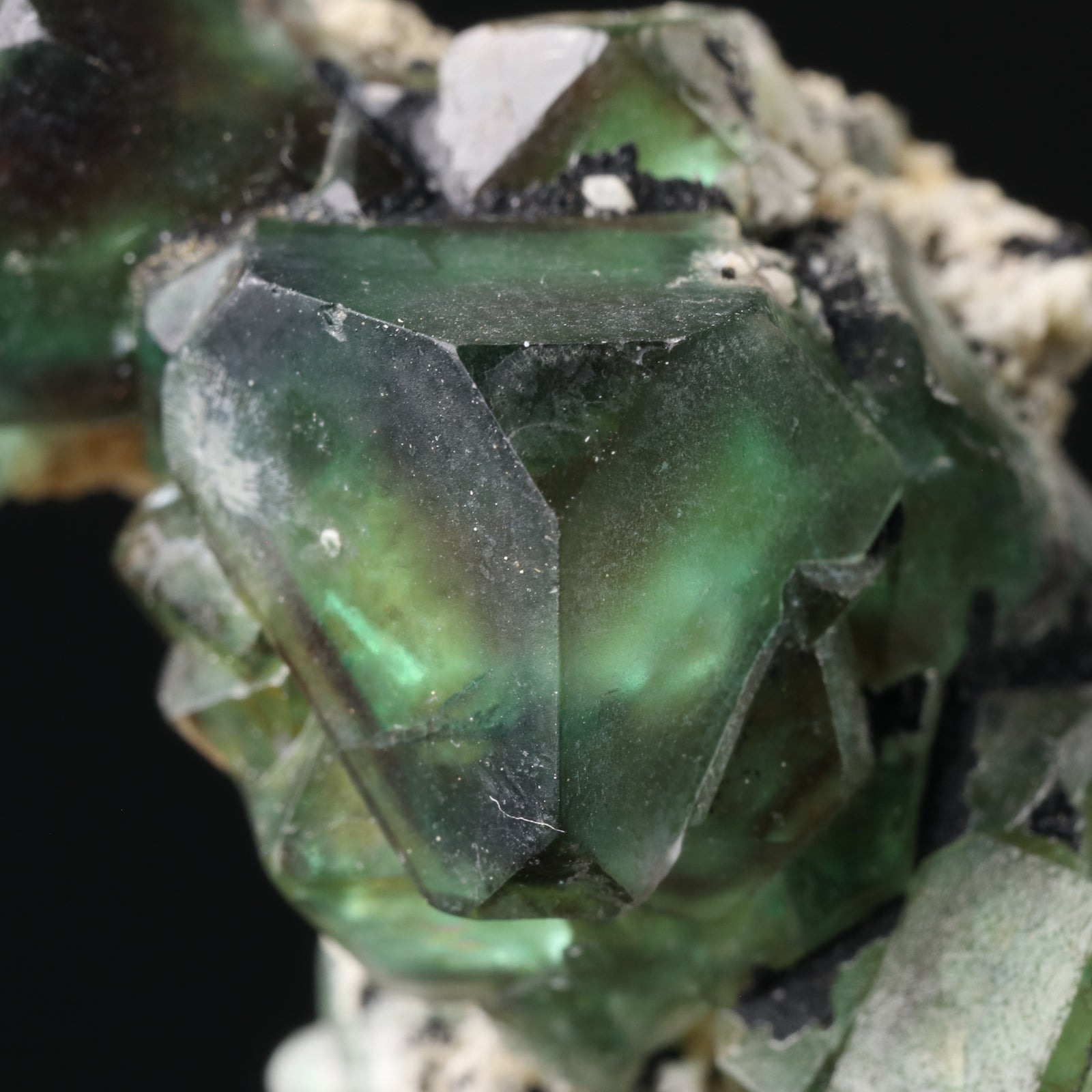 Fluorite (Alien-Eye) - photo 1