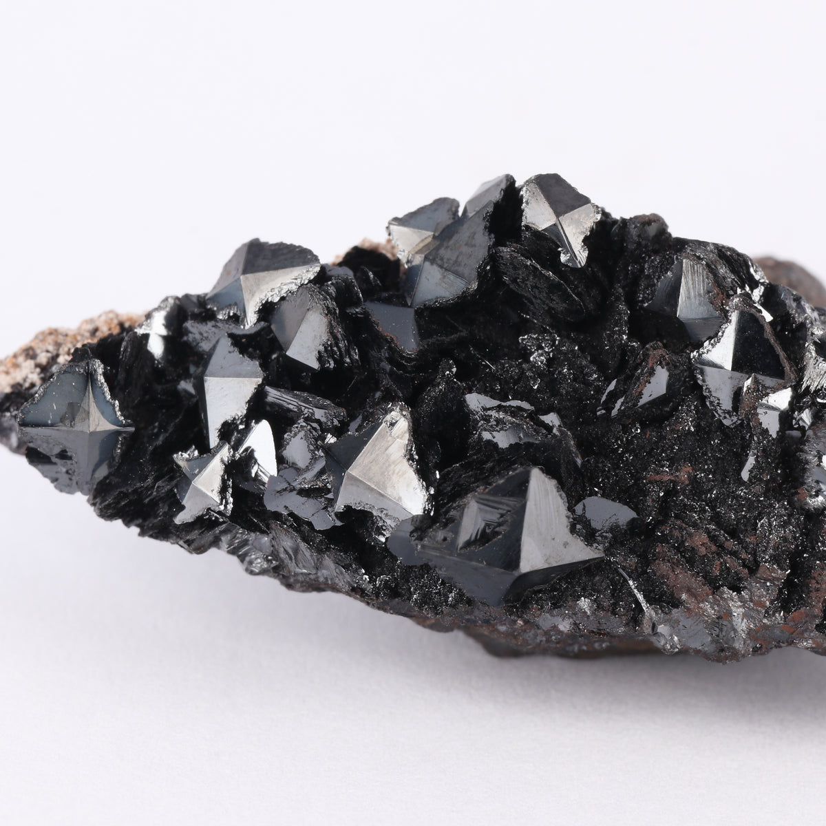 Sphenoidal Manganite