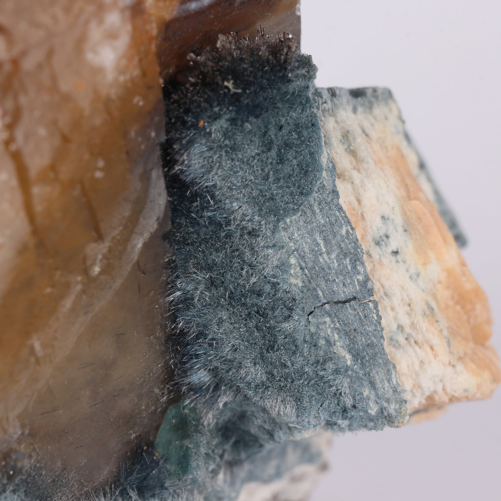 Indicolite incl Quartz