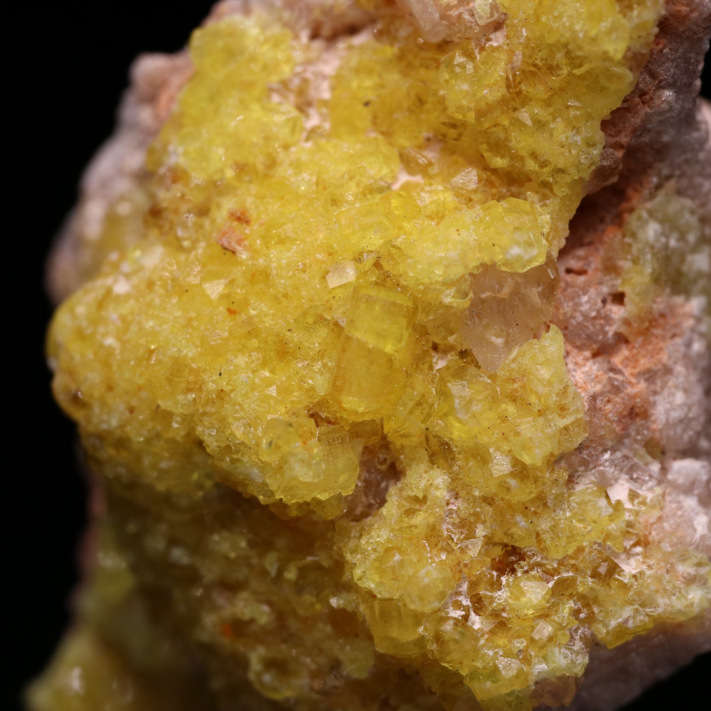 Ettringite on Calcite on Brucite Cluster, Wessels Mine, Kalahari Manganese Field, Northern Cape, South Africa