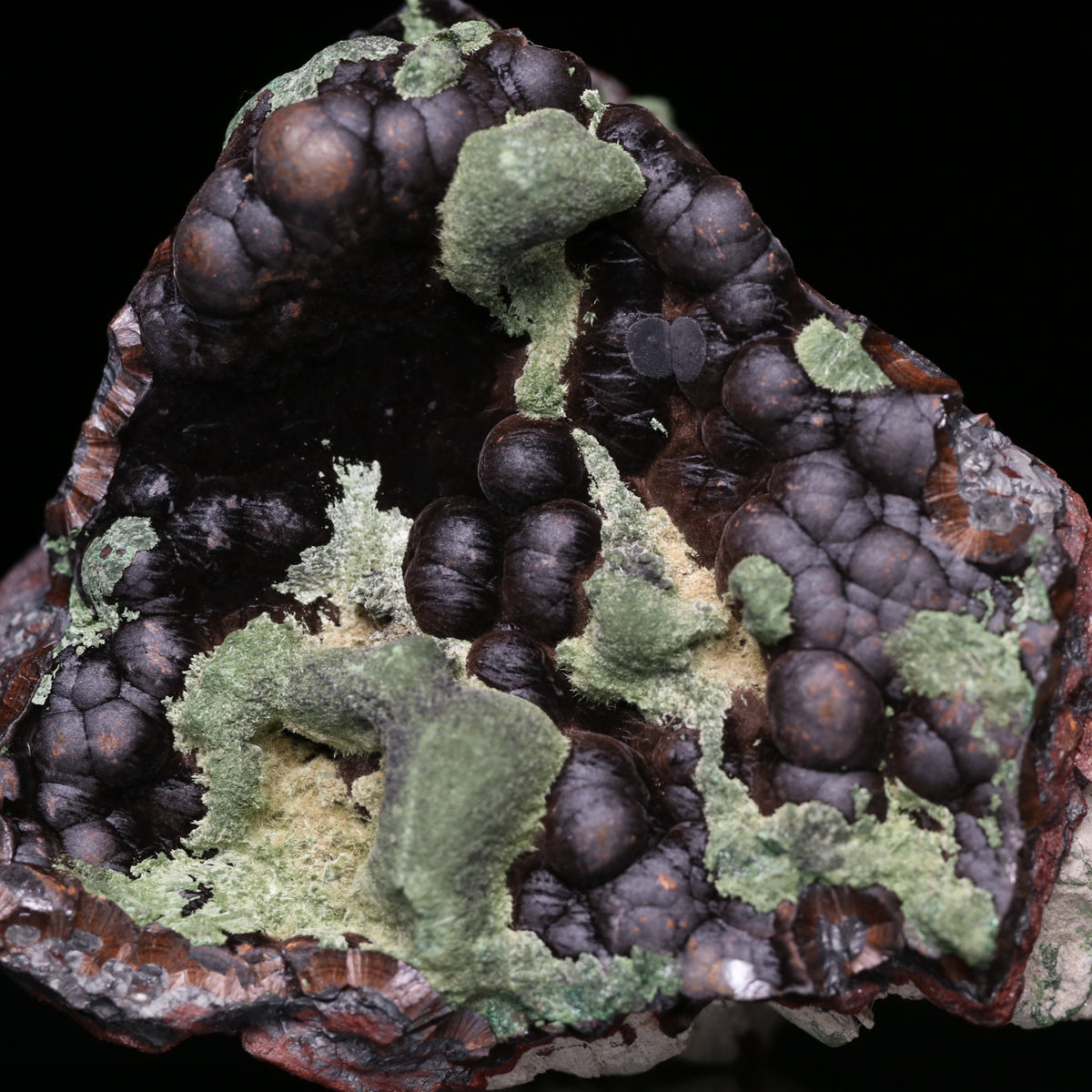 Kolwesite on Goethite