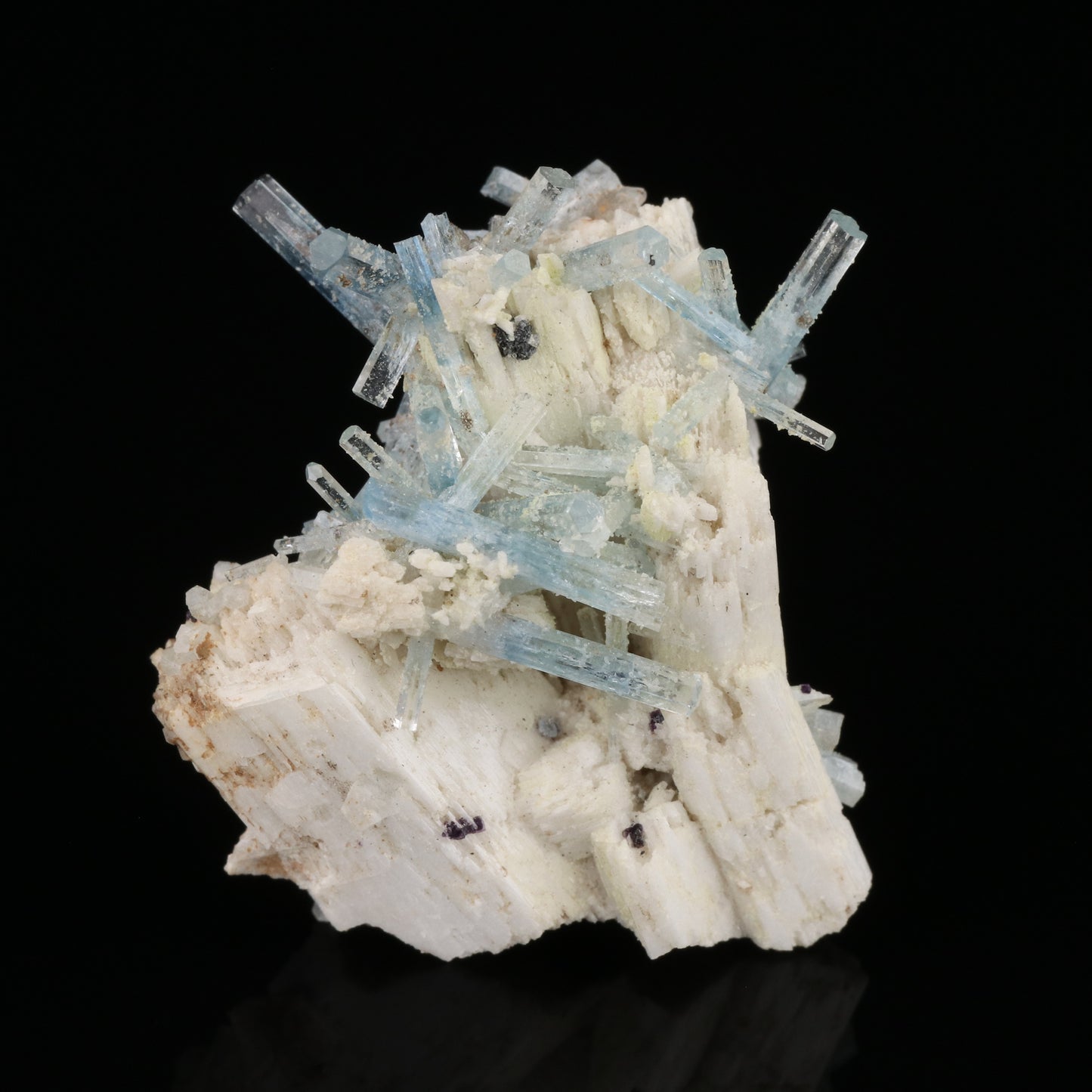 Aquamarine on Feldspar — photo 1