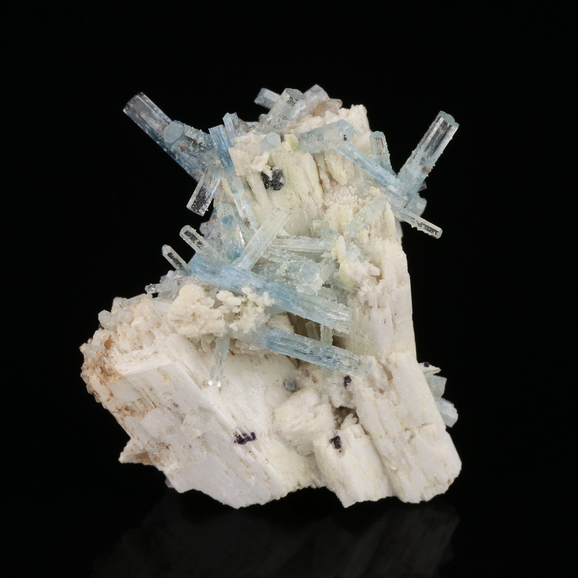 Aquamarine on Feldspar — photo 1