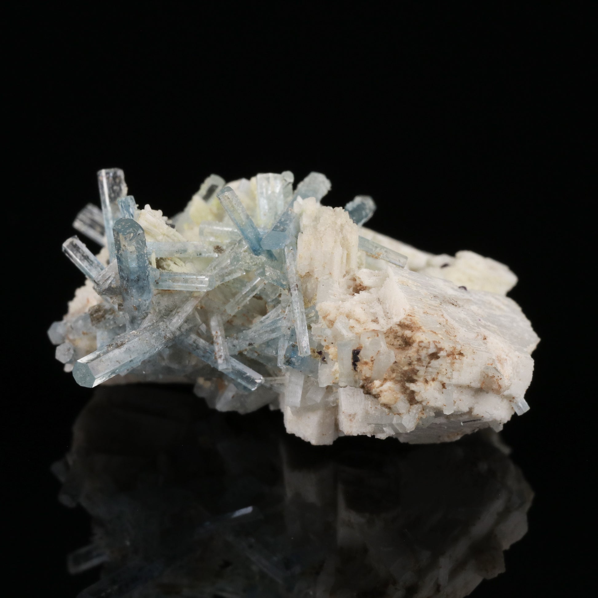 Aquamarine on Feldspar — photo 4