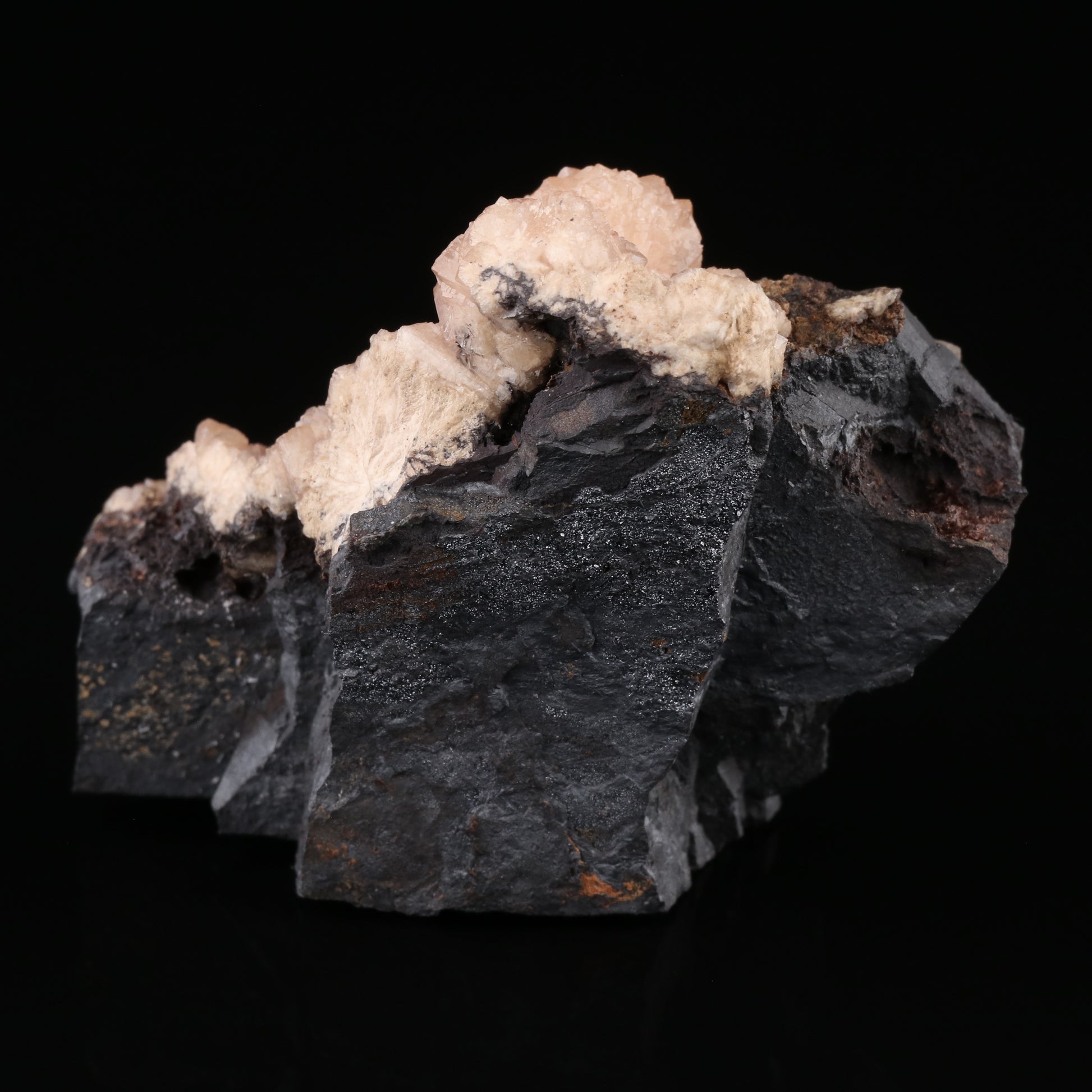 Olmiite on Matrix — photo 5