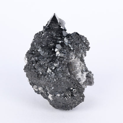 Twinned Hausmannite on Matrix