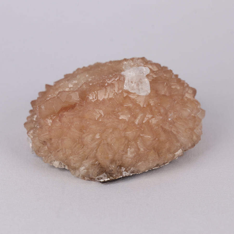 Olmiite on Calcite