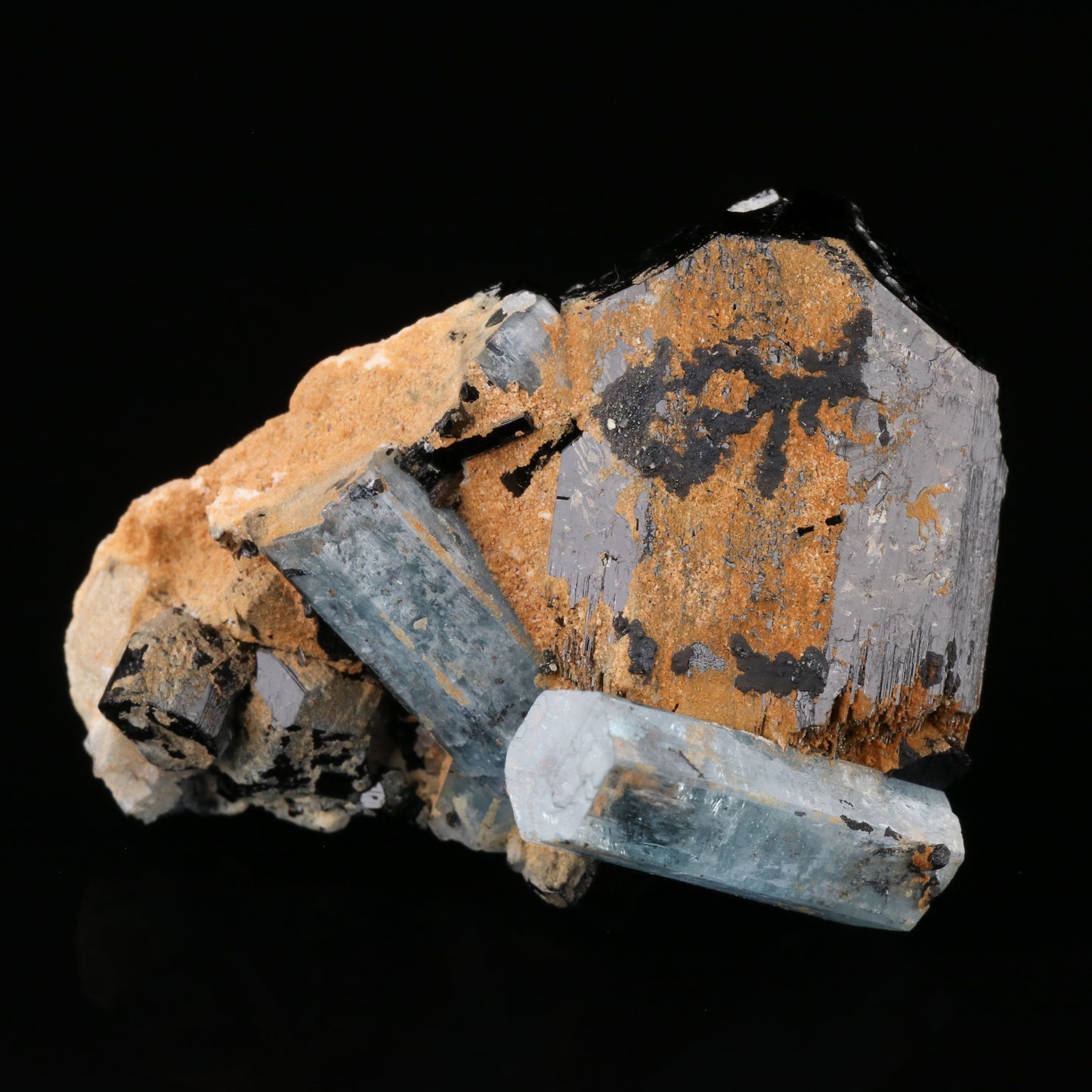 Aquamarine on Schorl — photo 3
