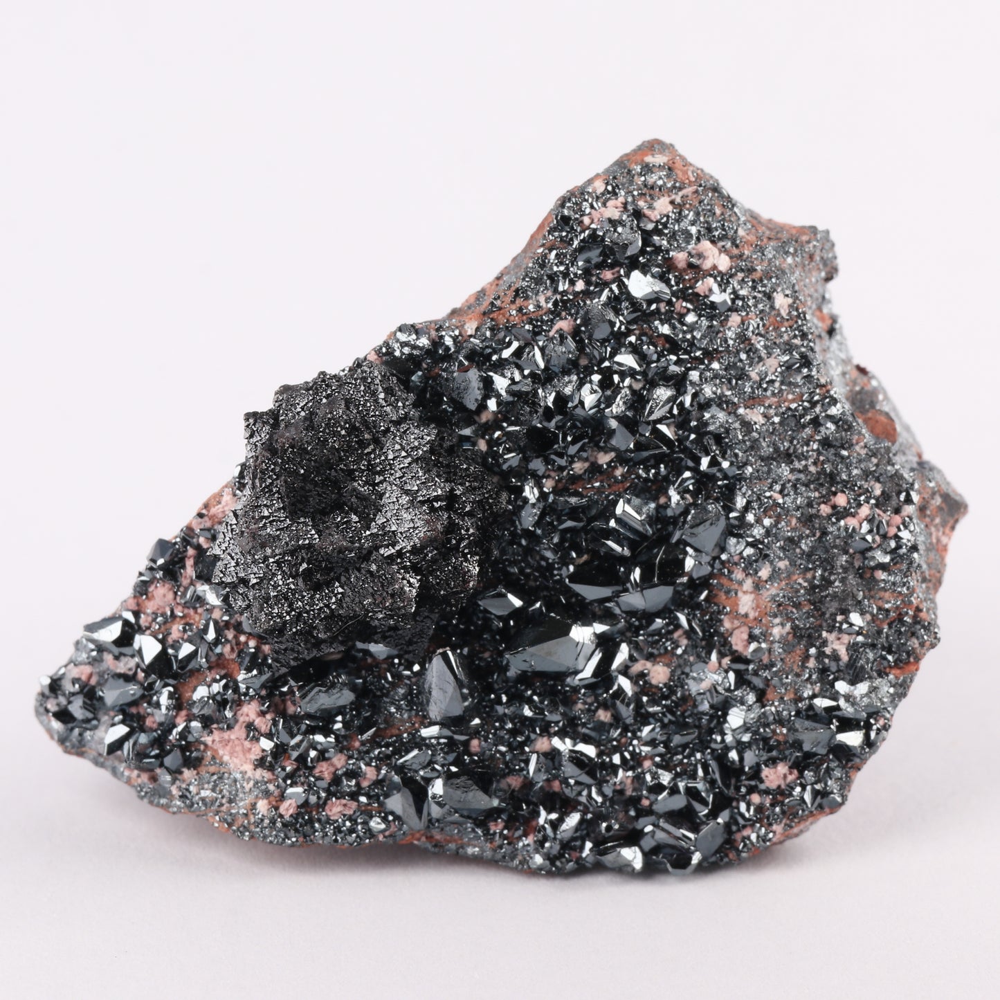 Hausmannite on Hematite