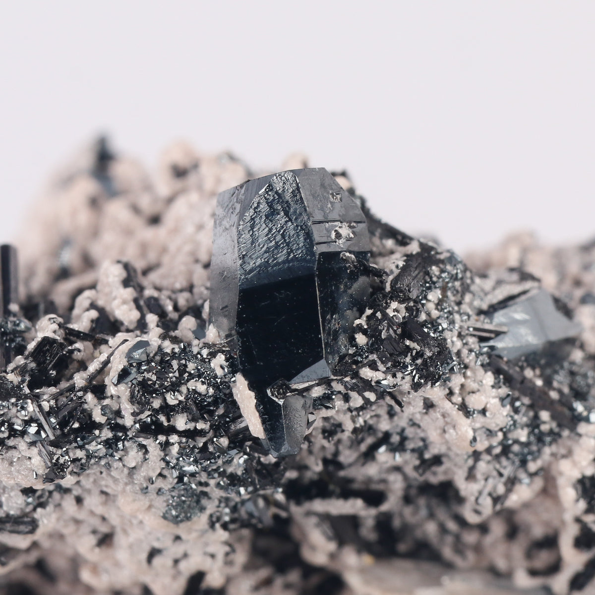 Brucite on Hematite on Gaudefroyite
