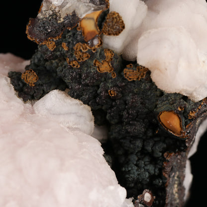 Manganoan Calcite on Goethite