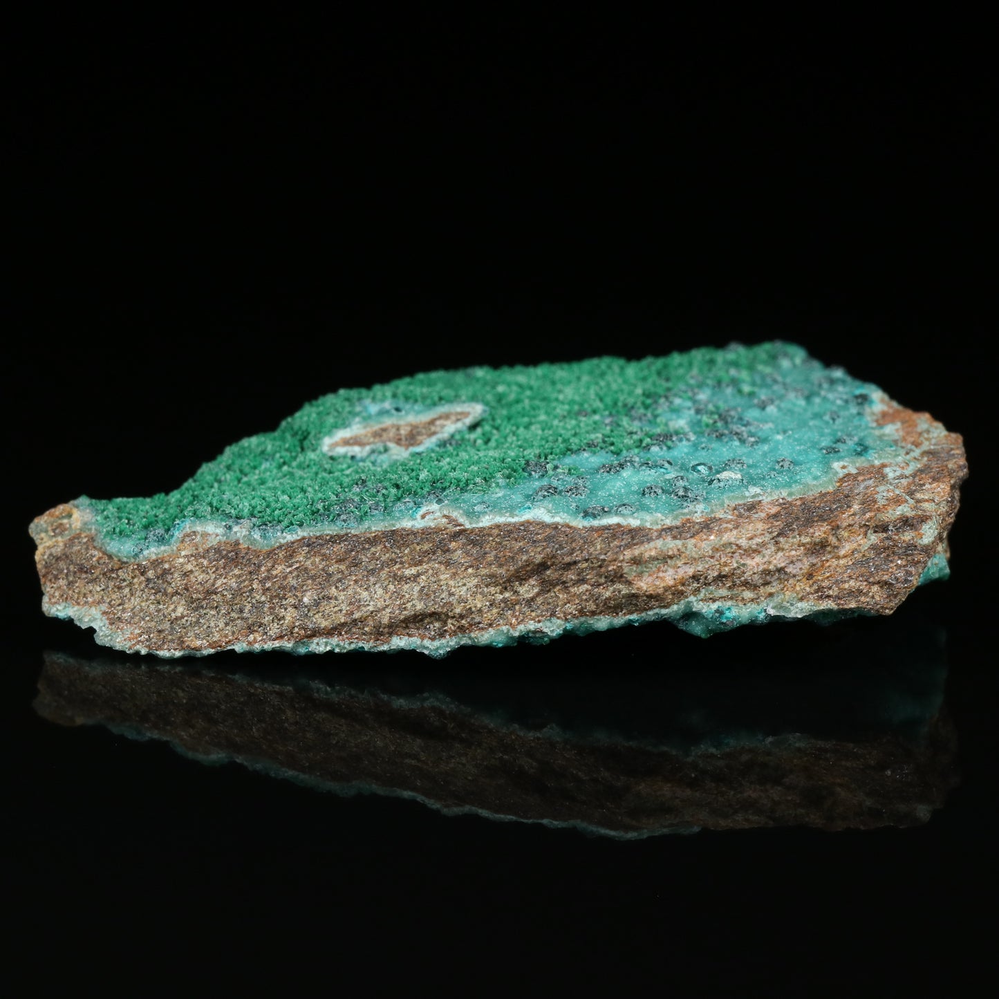 Herbertsmithsonite on Zincolibethenite with Pseudomalachite