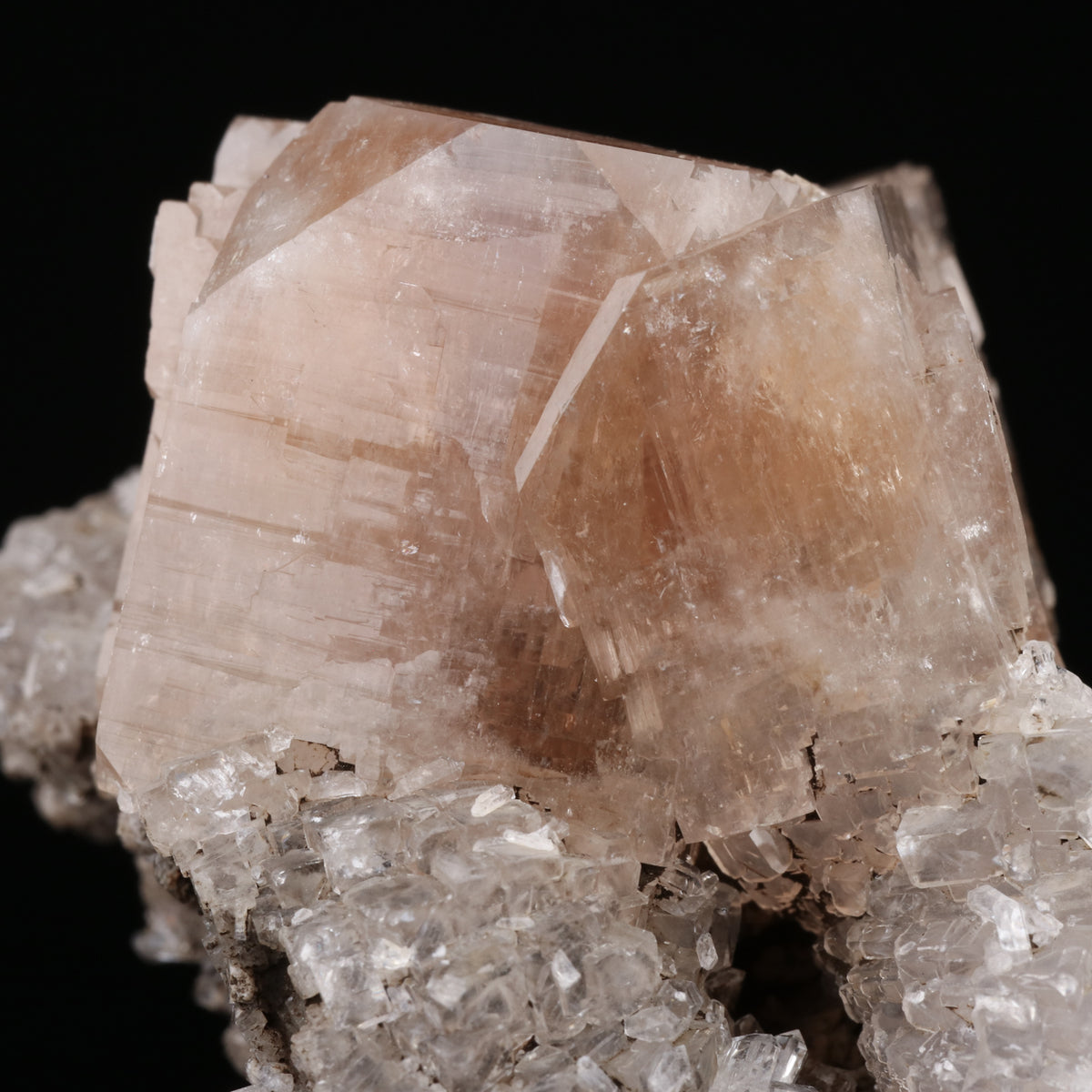 Hydroxyapophyllite-(k) Cluster