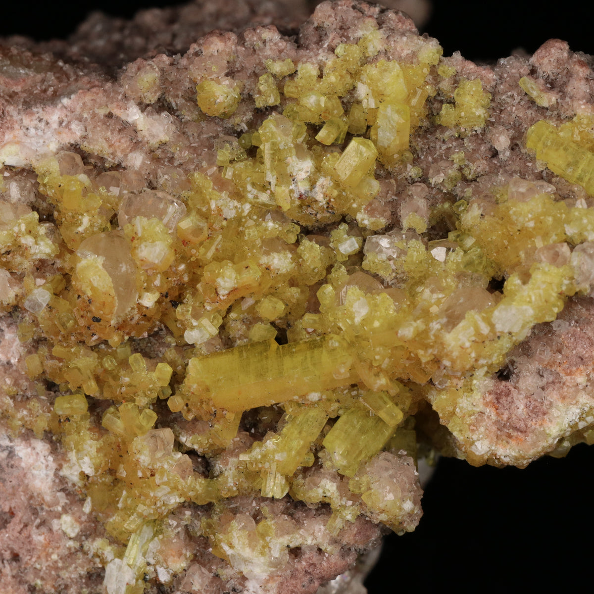 Calcite, Ettringite on Brucite