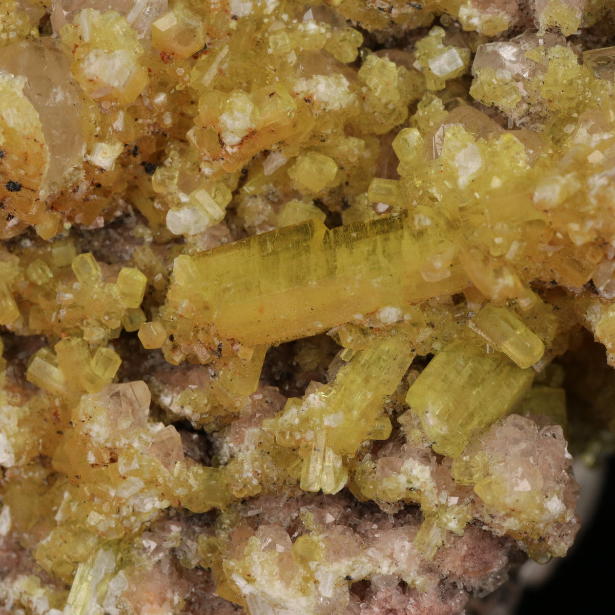 Calcite, Ettringite on Brucite