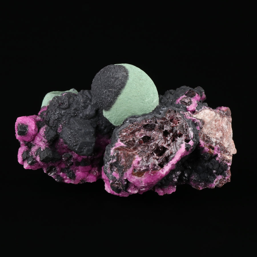 Heterogenite on Malachite with Cobaltoan Calcite	Mashamba West Mine, Sicomines copper-cobalt project, Mutshatsha, Lualaba, DR Congo
