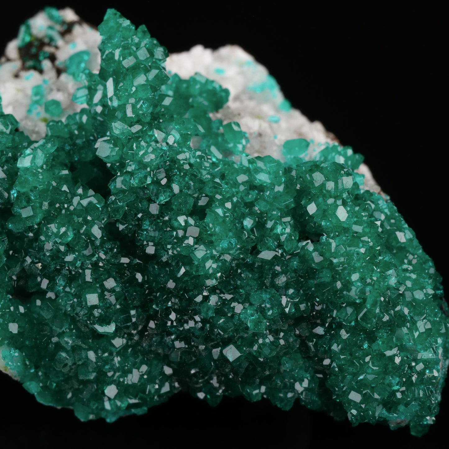 Dioptase on Calcite