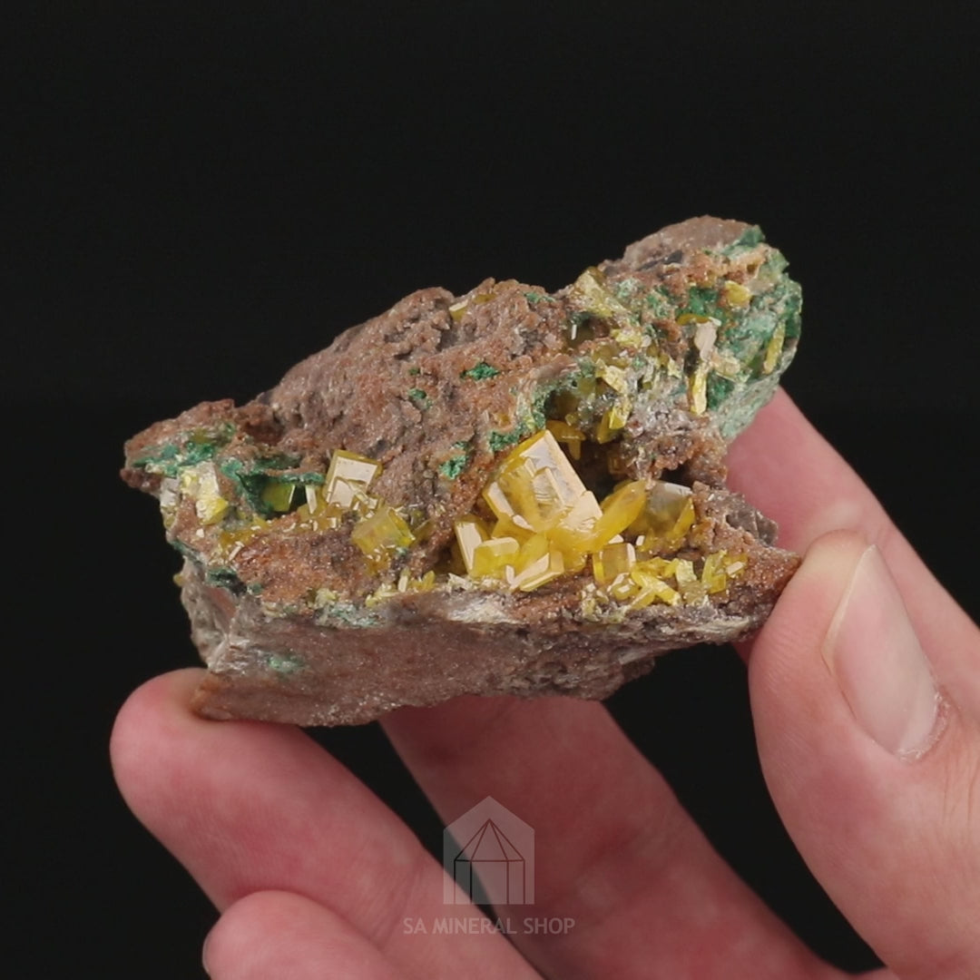 Wulfenite, Malachite(Ex the House of Gems) - video 1