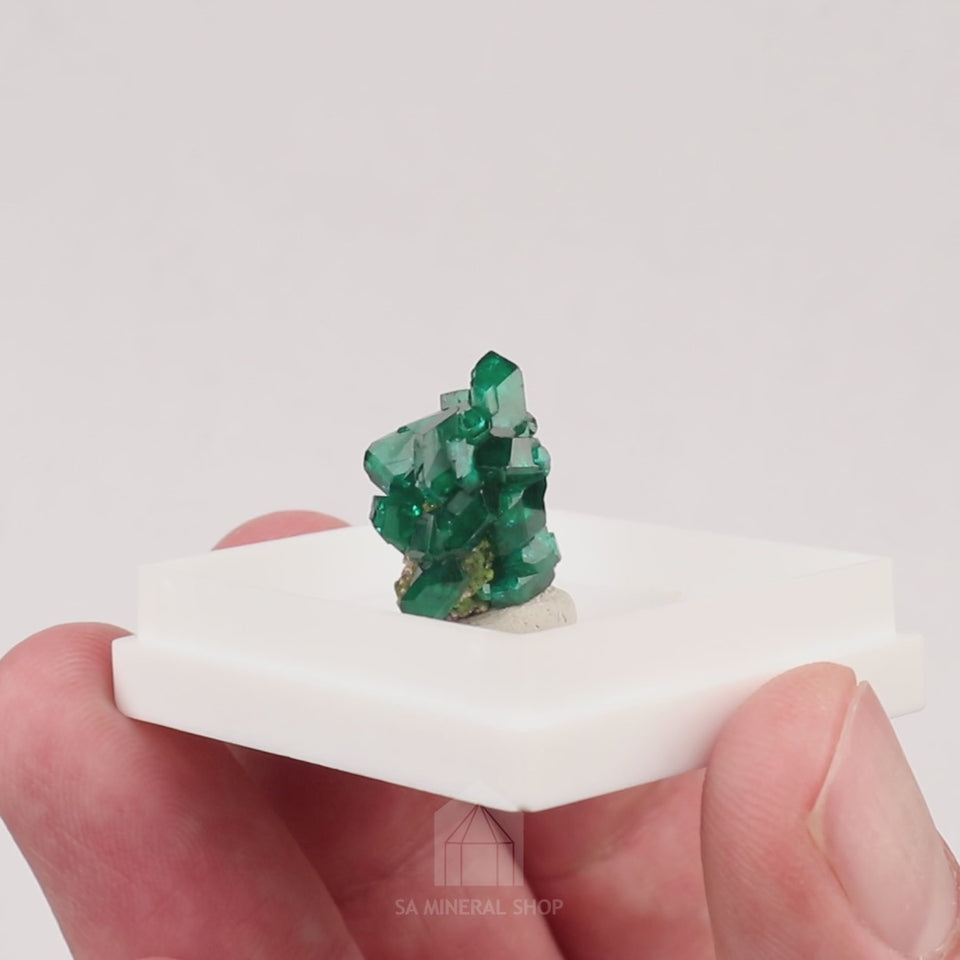 Dioptase, Duftite, Calcite - video 1
